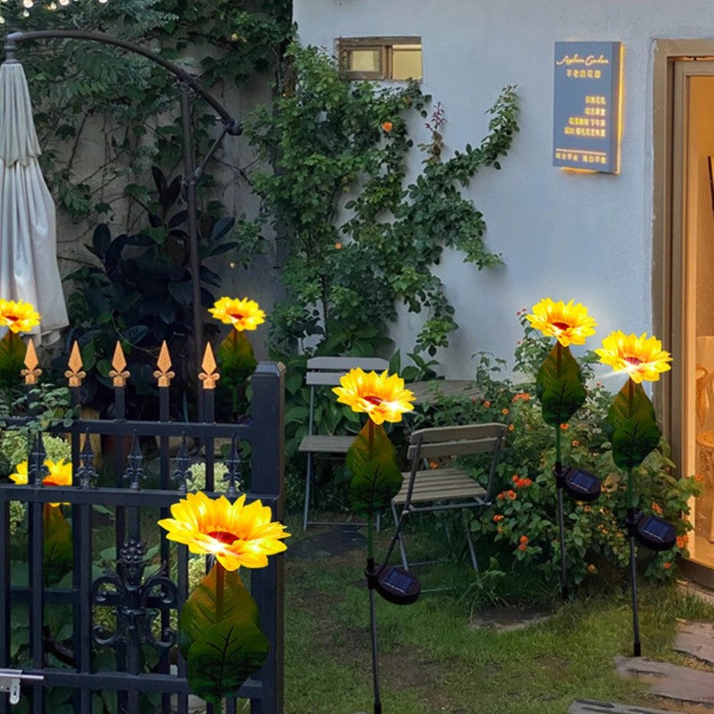 Sunflower Outdoor Solar Lamp
